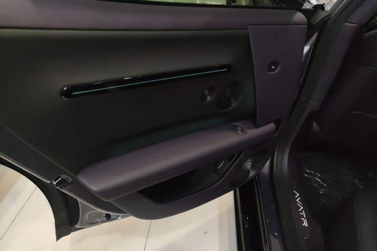 Used Avatr 06 2025 Ultra Pure Electric Edition Interior 8