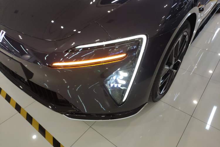 Used Avatr 06 2025 Ultra Pure Electric Edition Left Front Headlight