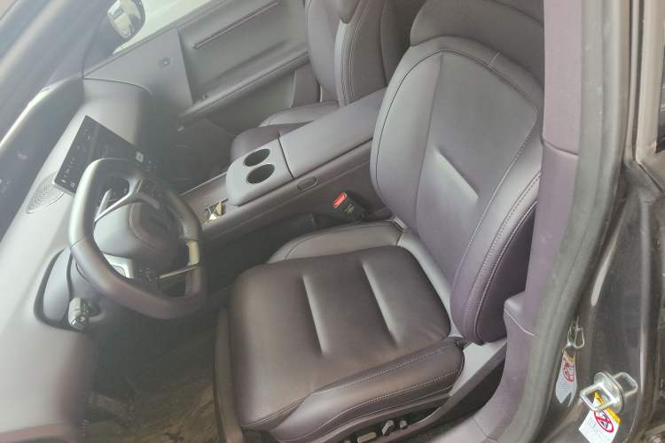 Used Avatr 06 2025 Ultra Pure Electric Edition Left Front Seat