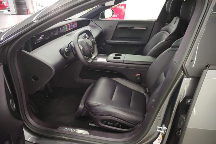 Used Avatr 06 2025 Ultra Pure Electric Edition Left Front Seat