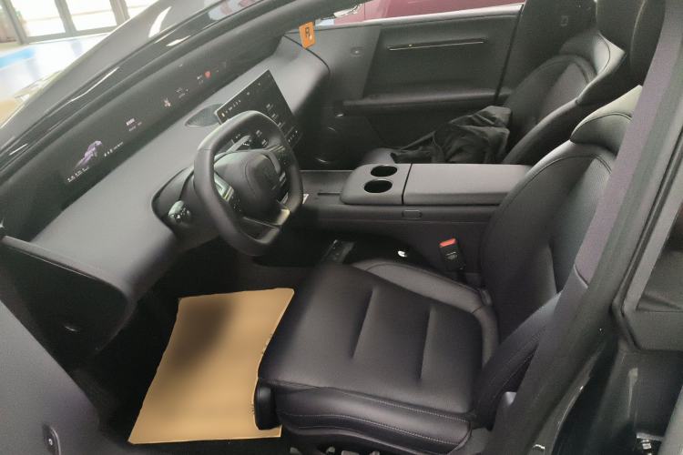 Used Avatr 06 2025 Max Extended-Range Edition Left Front Seat