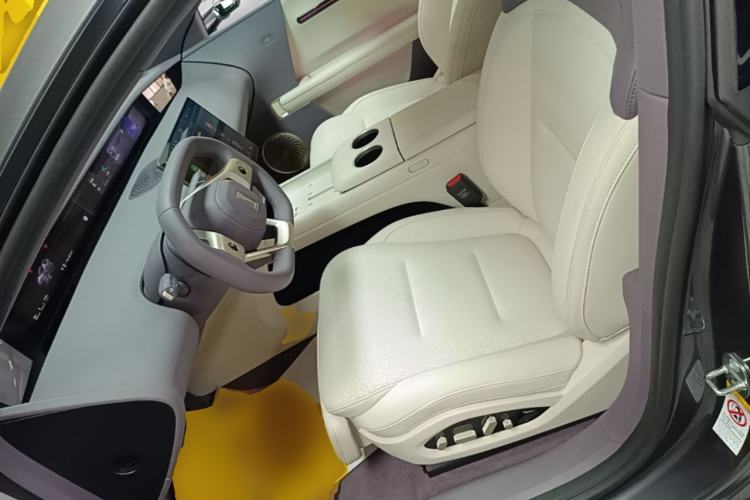 Used Avatr 06 2025 Ultra Pure Electric Edition Left Front Seat