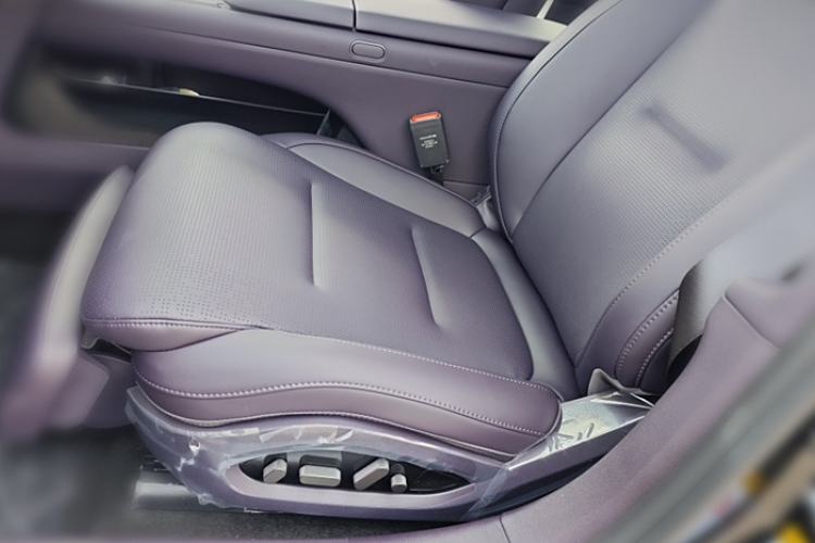 Used Avatr 06 2025 Ultra Pure Electric Edition Left Front Seat