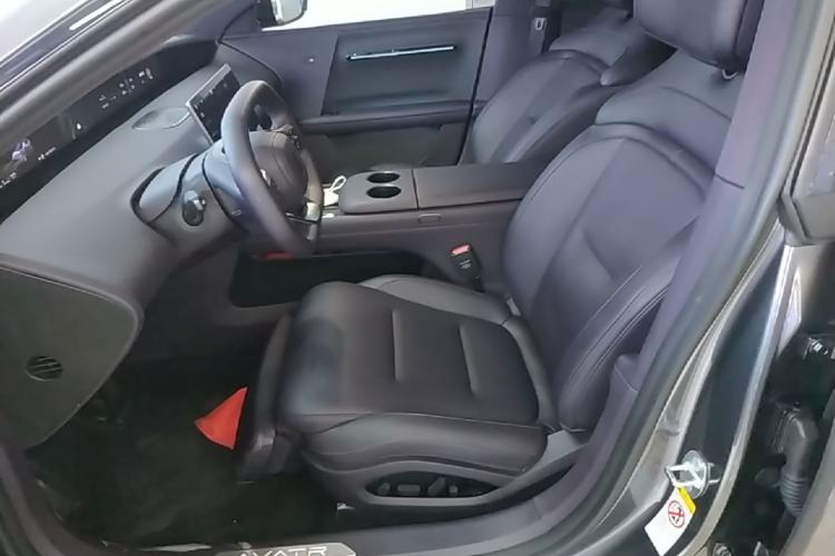 Used Avatr 06 2025 Ultra Pure Electric Edition Left Front Seat