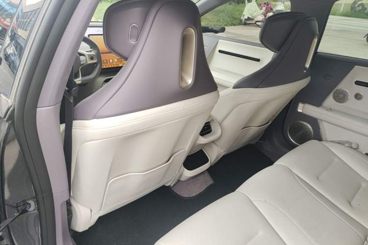 Used Avatr 06 2025 Ultra Pure Electric Edition Left Front Seat