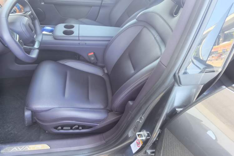 Used Avatr 06 2025 Ultra Pure Electric Edition Left Front Seat