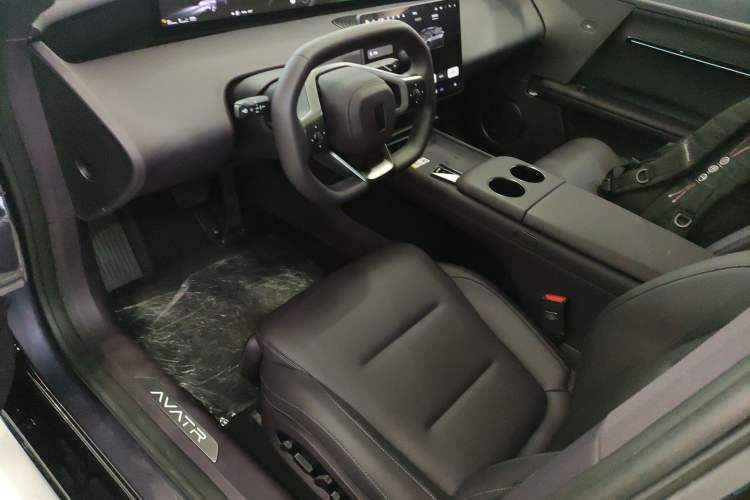 Used Avatr 06 2025 Ultra Pure Electric Edition Left Front Seat