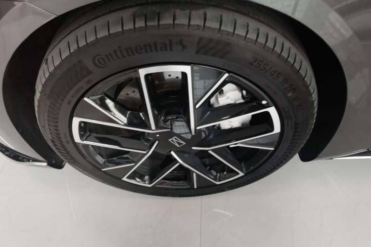 Used Avatr 06 2025 Ultra Pure Electric Edition Left Front Wheel Hub