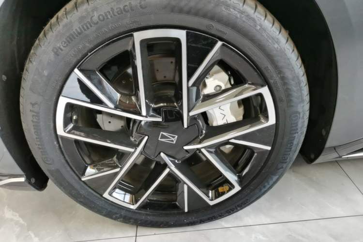 Used Avatr 06 2025 Ultra Pure Electric Edition Left Front Wheel Hub