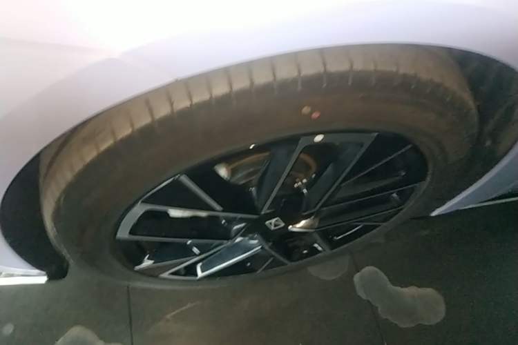 Used Avatr 06 2025 Pro Range-Extended Edition Left Front Wheel Hub