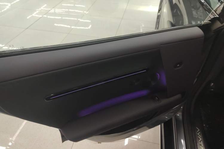 Used Avatr 06 2025 Max All-Electric Version Left Rear Door Interior