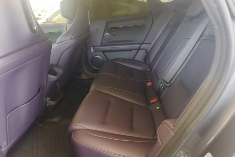 Used Avatr 06 2025 Ultra Pure Electric Edition Left Rear Seat