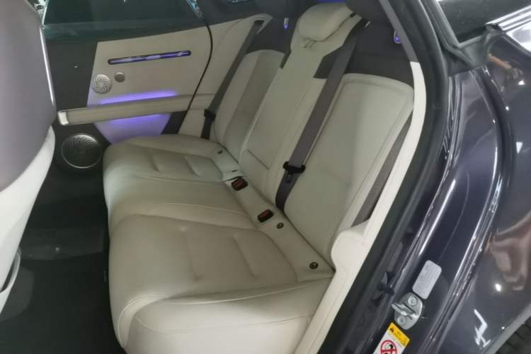 Used Avatr 06 2025 Pro Range-Extended Edition Left Rear Seat