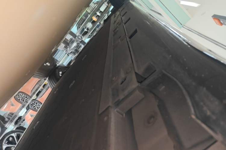 Used Avatr 06 2025 Ultra Pure Electric Edition Left Side Sill