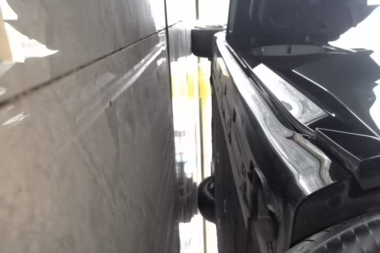 Used Avatr 06 2025 Ultra Pure Electric Edition Left Side Sill