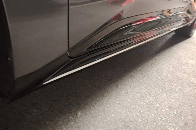 Used Avatr 06 2025 Ultra Pure Electric Edition Left Side Sill