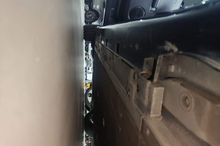 Used Avatr 06 2025 Ultra Pure Electric Edition Left Side Sill