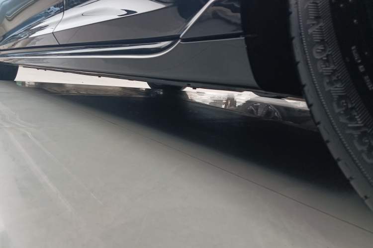 Used Avatr 06 2025 Ultra Pure Electric Edition Left Side Sill