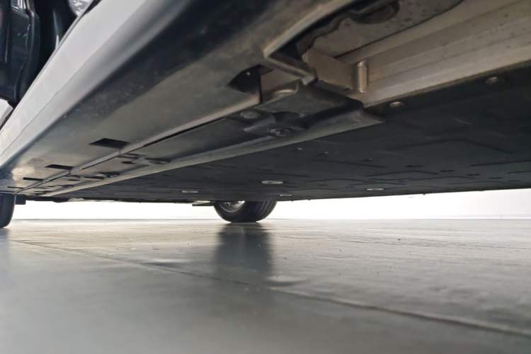 Used Avatr 06 2025 Ultra Pure Electric Edition Left Side Sill