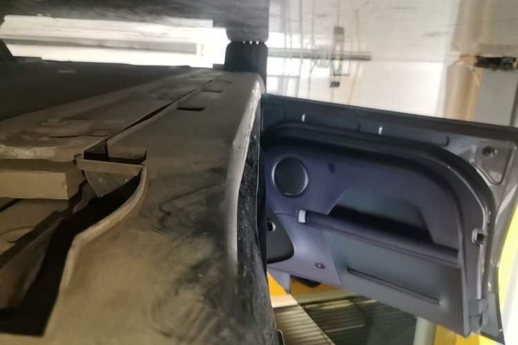 Used Avatr 06 2025 Ultra Pure Electric Edition Left Side Sill