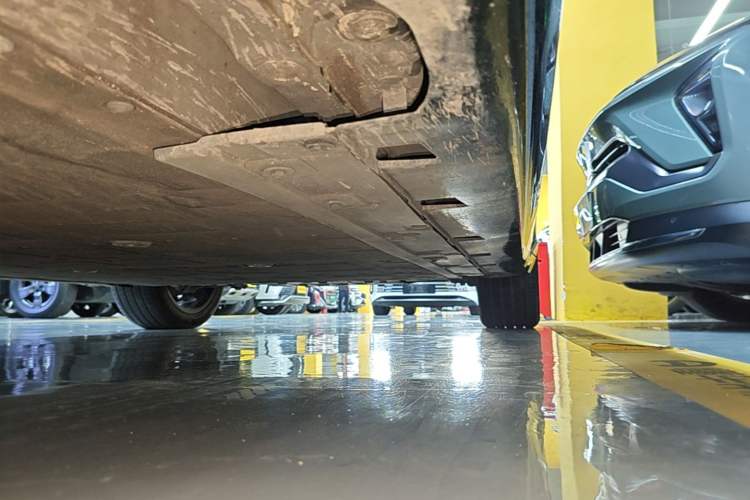 Used Avatr 06 2025 Ultra Pure Electric Edition Left Side Sill