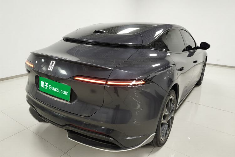 Used Avatr 06 2025 Ultra Pure Electric Edition Rear Right 45 Deg