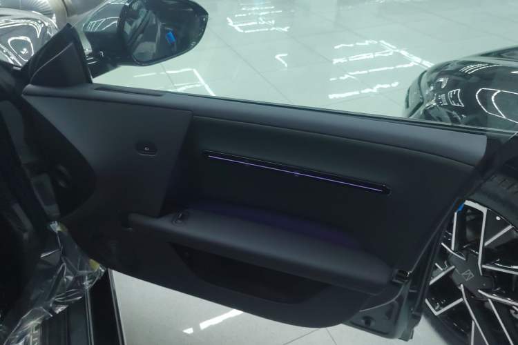 Used Avatr 06 2025 Max All-Electric Version Right Front Door Interior