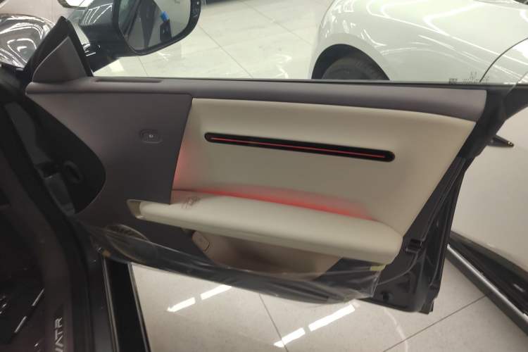 Used Avatr 06 2025 Max All-Electric Version Right Front Door Interior