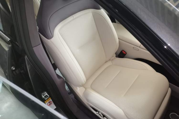 Used Avatr 06 2025 Max All-Electric Version Right Front Seat