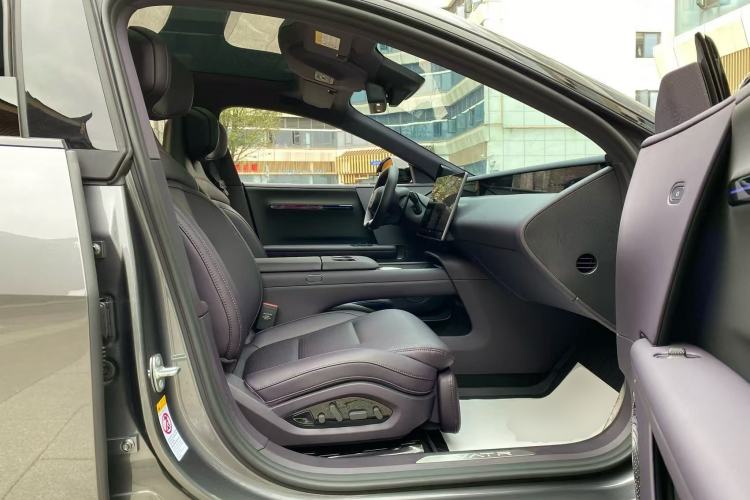 Used Avatr 06 2025 Ultra Pure Electric Edition Right Front Seat