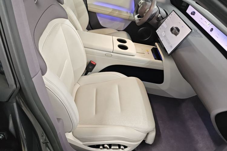 Used Avatr 06 2025 Pro All-Electric Version Right Front Seat