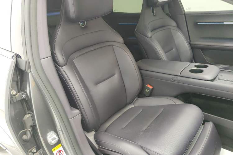Used Avatr 06 2025 Ultra Pure Electric Edition Right Front Seat