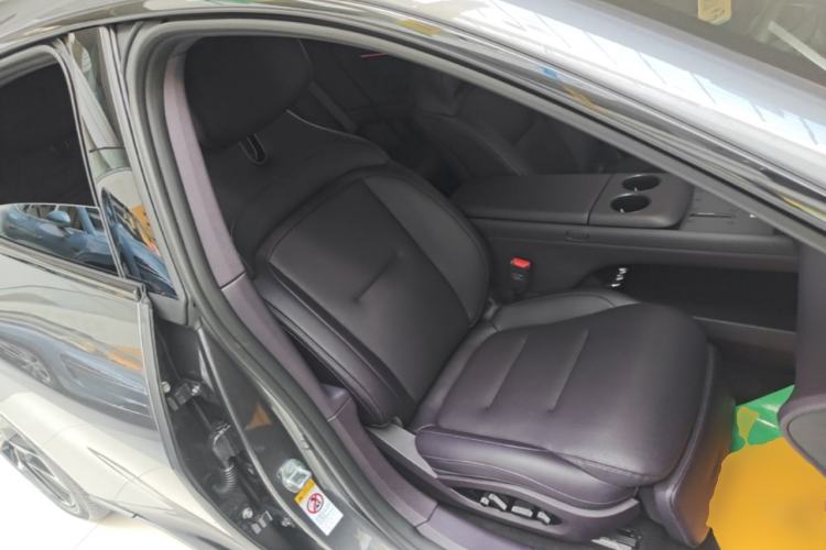 Used Avatr 06 2025 Ultra Pure Electric Edition Right Front Seat