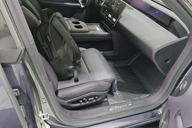 Used Avatr 06 2025 Ultra Pure Electric Edition Right Front Seat