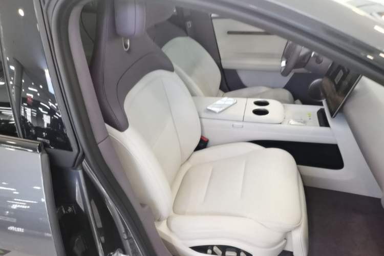 Used Avatr 06 2025 Ultra Pure Electric Edition Right Front Seat