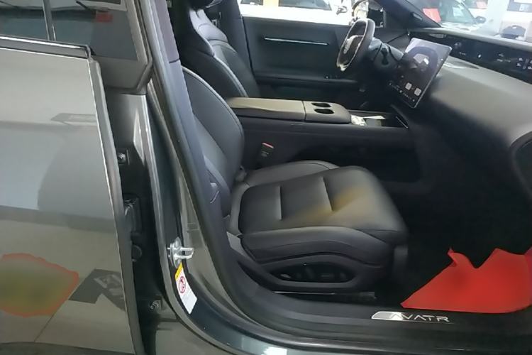 Used Avatr 06 2025 Ultra Pure Electric Edition Right Front Seat