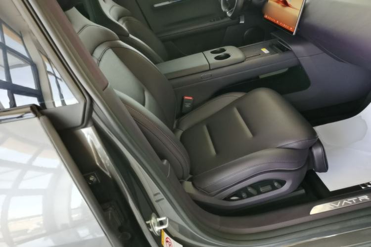 Used Avatr 06 2025 Ultra Pure Electric Edition Right Front Seat