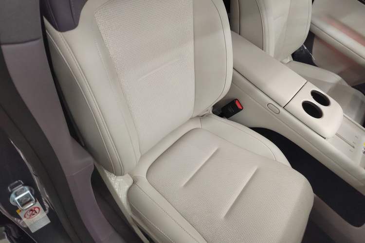 Used Avatr 06 2025 Max All-Electric Version Right Front Seat
