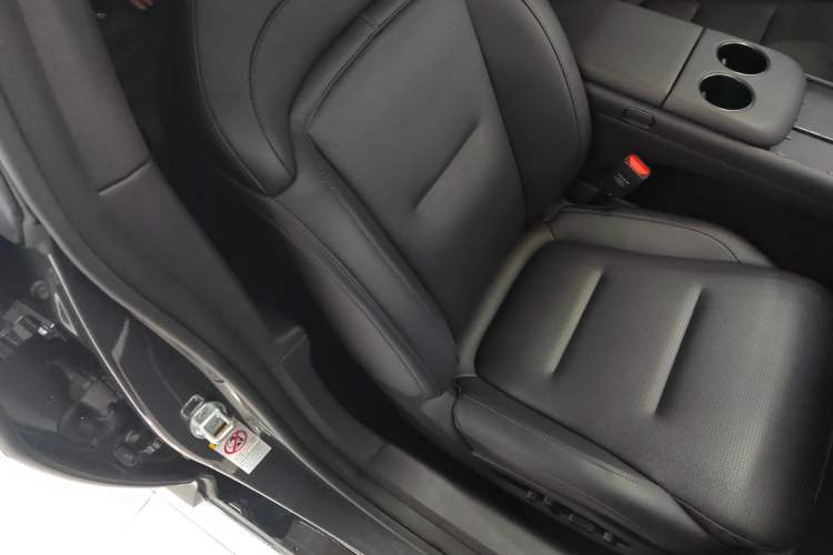 Used Avatr 06 2025 Ultra Pure Electric Edition Right Front Seat
