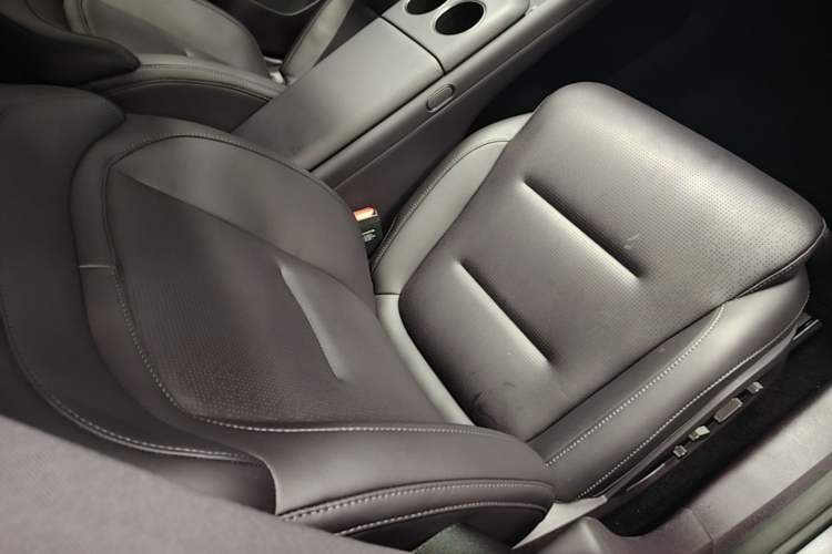 Used Avatr 06 2025 Ultra Pure Electric Edition Right Front Seat