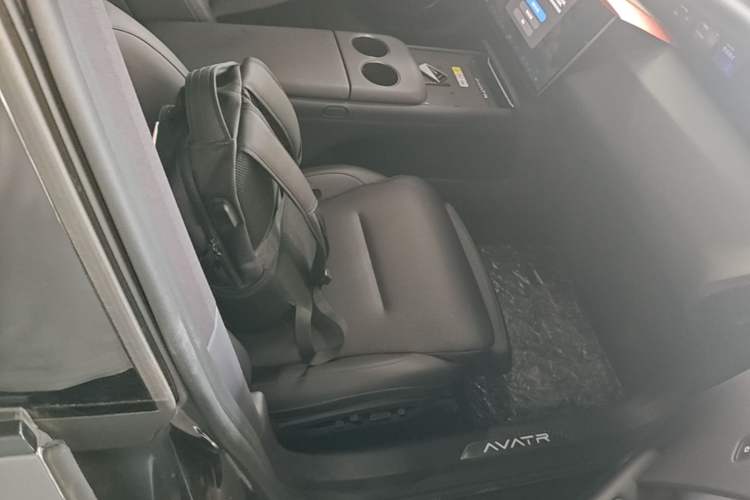 Used Avatr 06 2025 Ultra Pure Electric Edition Right Front Seat