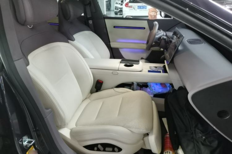 Used Avatr 06 2025 Pro Range-Extended Edition Right Front Seat