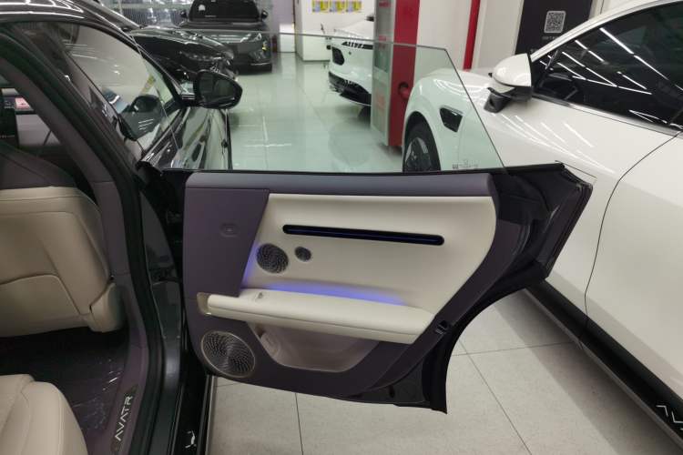 Used Avatr 06 2025 Max All-Electric Version Right Rear Door Interior