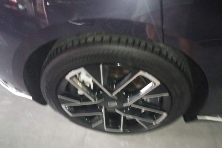 Used Avatr 06 2025 Ultra Pure Electric Edition Right Rear Wheel Hub