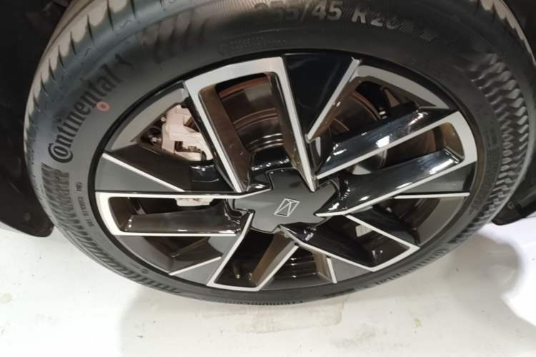 Used Avatr 06 2025 Ultra Pure Electric Edition Right Rear Wheel Hub