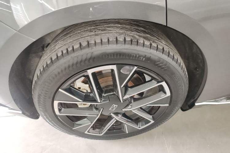 Used Avatr 06 2025 Ultra Pure Electric Edition Right Rear Wheel Hub