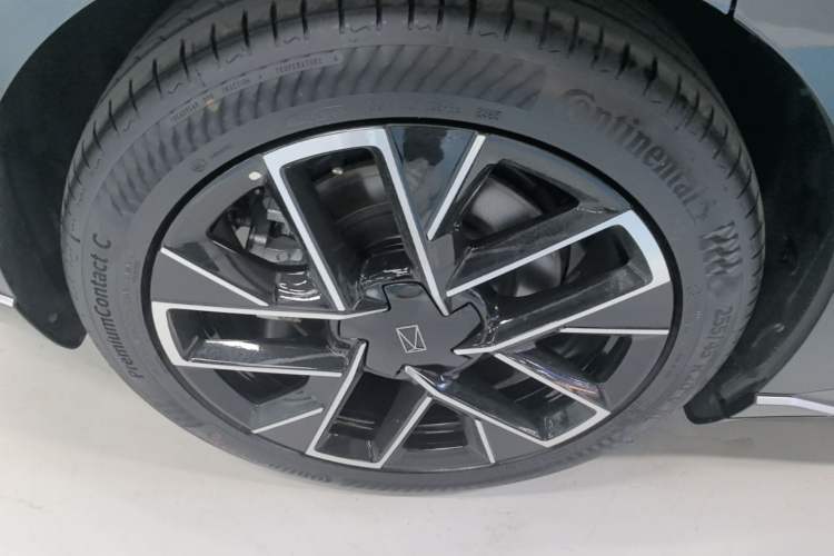 Used Avatr 06 2025 Max Extended-Range Edition Right Rear Wheel Hub