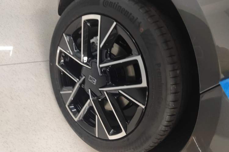 Used Avatr 06 2025 Max All-Electric Version Right Rear Wheel Hub