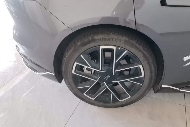 Used Avatr 06 2025 Ultra Pure Electric Edition Right Rear Wheel Hub