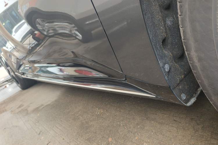 Used Avatr 06 2025 Ultra Pure Electric Edition Right Side Sill
